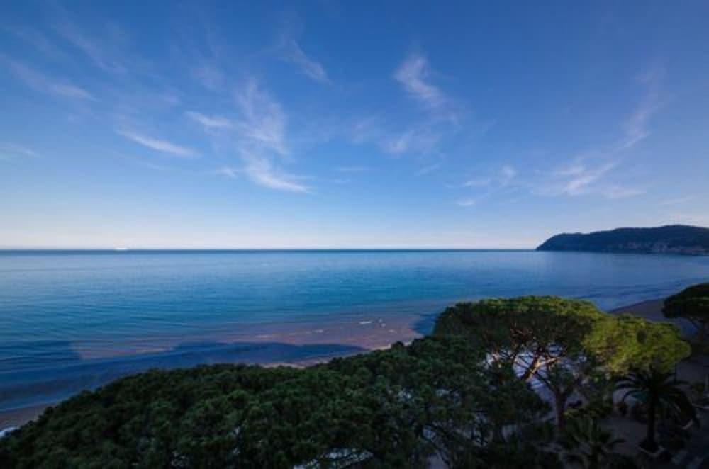 Grand Hotel Spiaggia Alassio Bagian luar foto