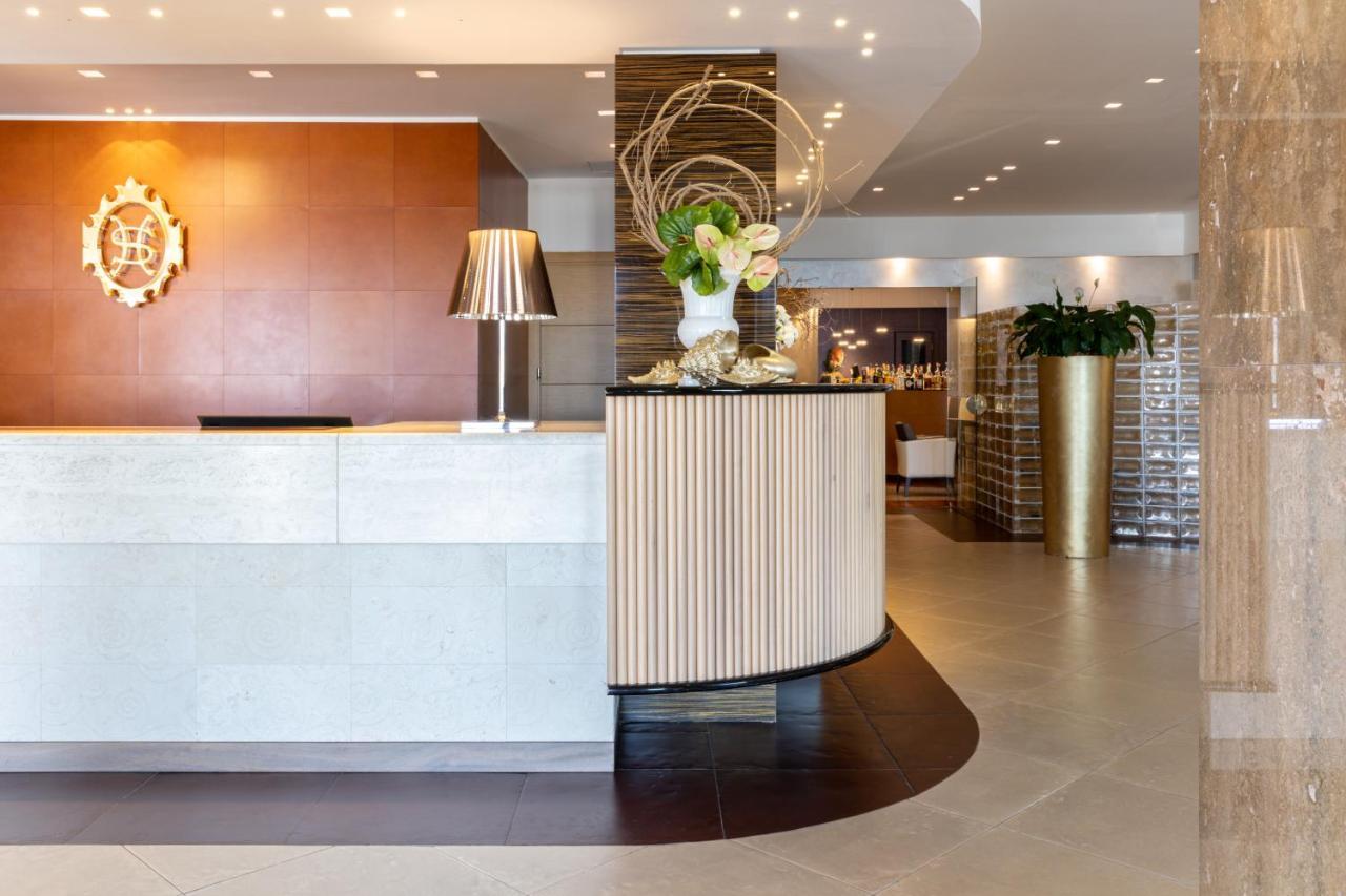 Grand Hotel Spiaggia Alassio Bagian luar foto