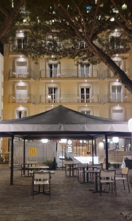 Grand Hotel Spiaggia Alassio Bagian luar foto
