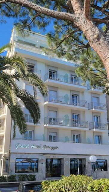 Grand Hotel Spiaggia Alassio Bagian luar foto