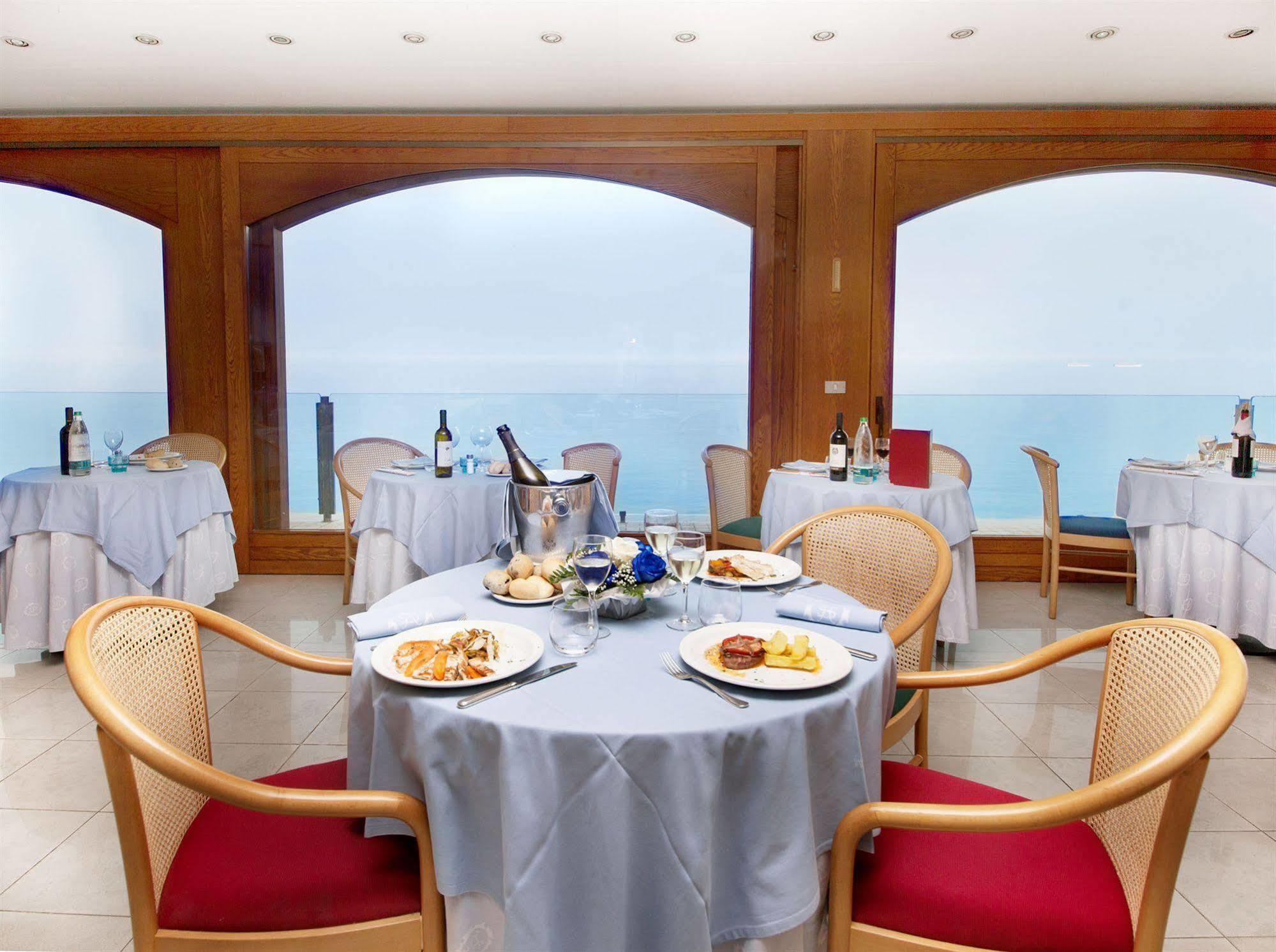 Grand Hotel Spiaggia Alassio Bagian luar foto